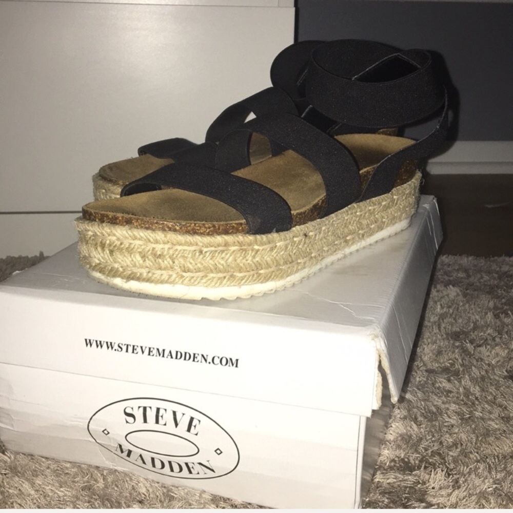 Black Steve Madden kimmie sandals